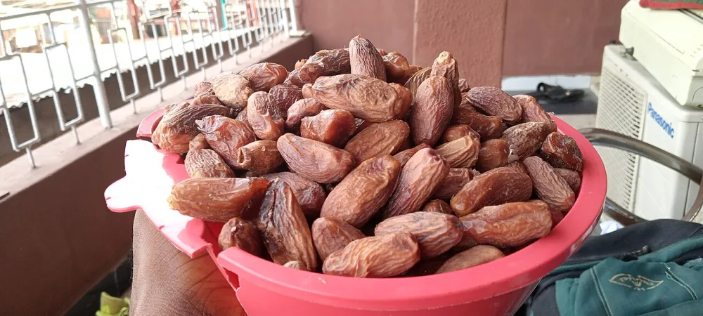 Sunnah Berbuka Puasa dengan Kurma: Dalil Sahih, Urutan, dan Berapa Butir yang Pas